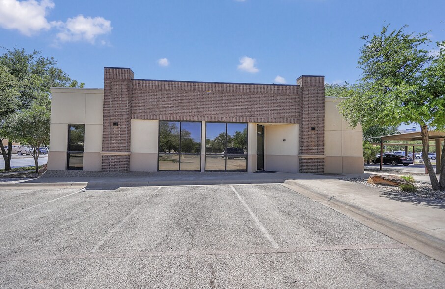 1900 W Wall St, Midland, TX à louer - Photo principale – Image 1 sur 12