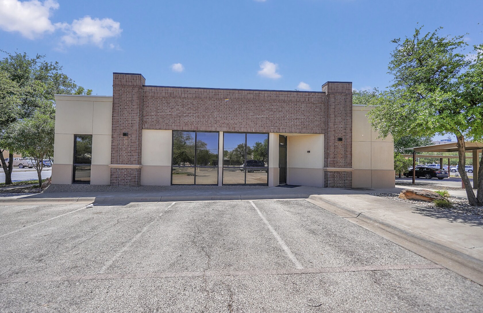 1900 W Wall St, Midland, TX à louer Photo principale– Image 1 sur 13