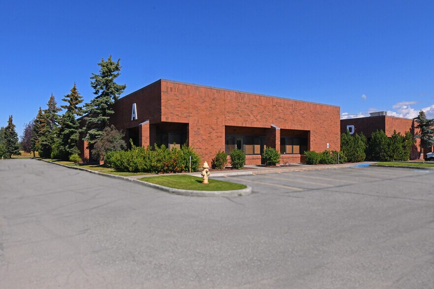 2000 W International Airport Rd, Anchorage, AK à louer - Photo de l’immeuble – Image 3 sur 5