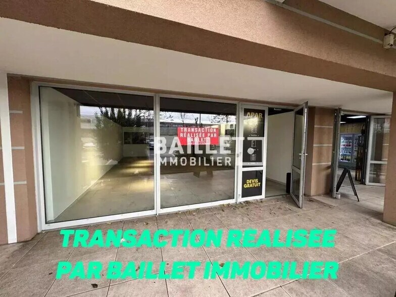 Local commercial dans Mandelieu-la-Napoule à louer - Photo de l’immeuble – Image 1 sur 14