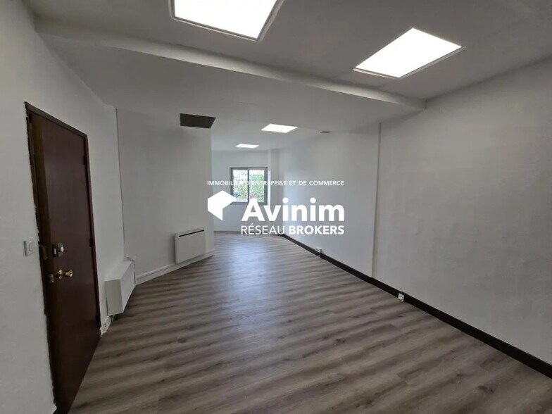 Bureau dans Gonesse à louer - Photo de l’immeuble – Image 2 sur 2