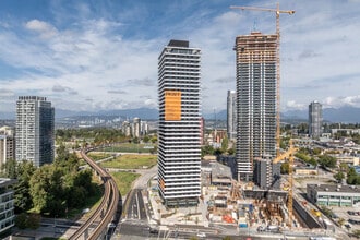 10420 City Pky, Surrey, BC - VUE AÉRIENNE  vue de carte