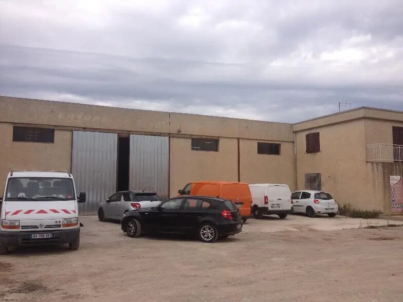 9 Rue De La Glacière, Vitrolles à louer - Photo de l’immeuble – Image 1 sur 2