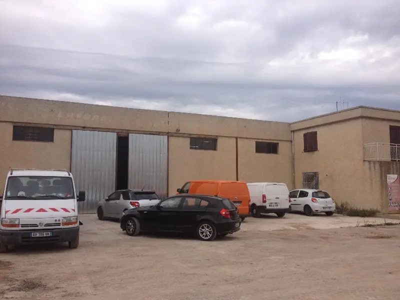 9 Rue De La Glacière, Vitrolles à louer Photo de l’immeuble– Image 1 sur 3