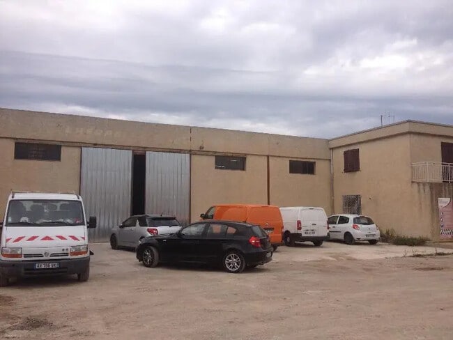 Plus de détails pour 9 Rue De La Glacière, Vitrolles - Industriel/Logistique à louer