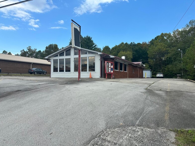 740 US-27, Whitley City, KY à vendre - Photo de l’immeuble – Image 3 sur 6
