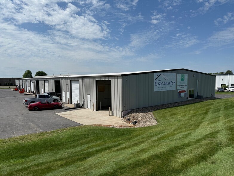 201 Packer Dr, Roberts, WI à louer - Photo de l’immeuble – Image 3 sur 13