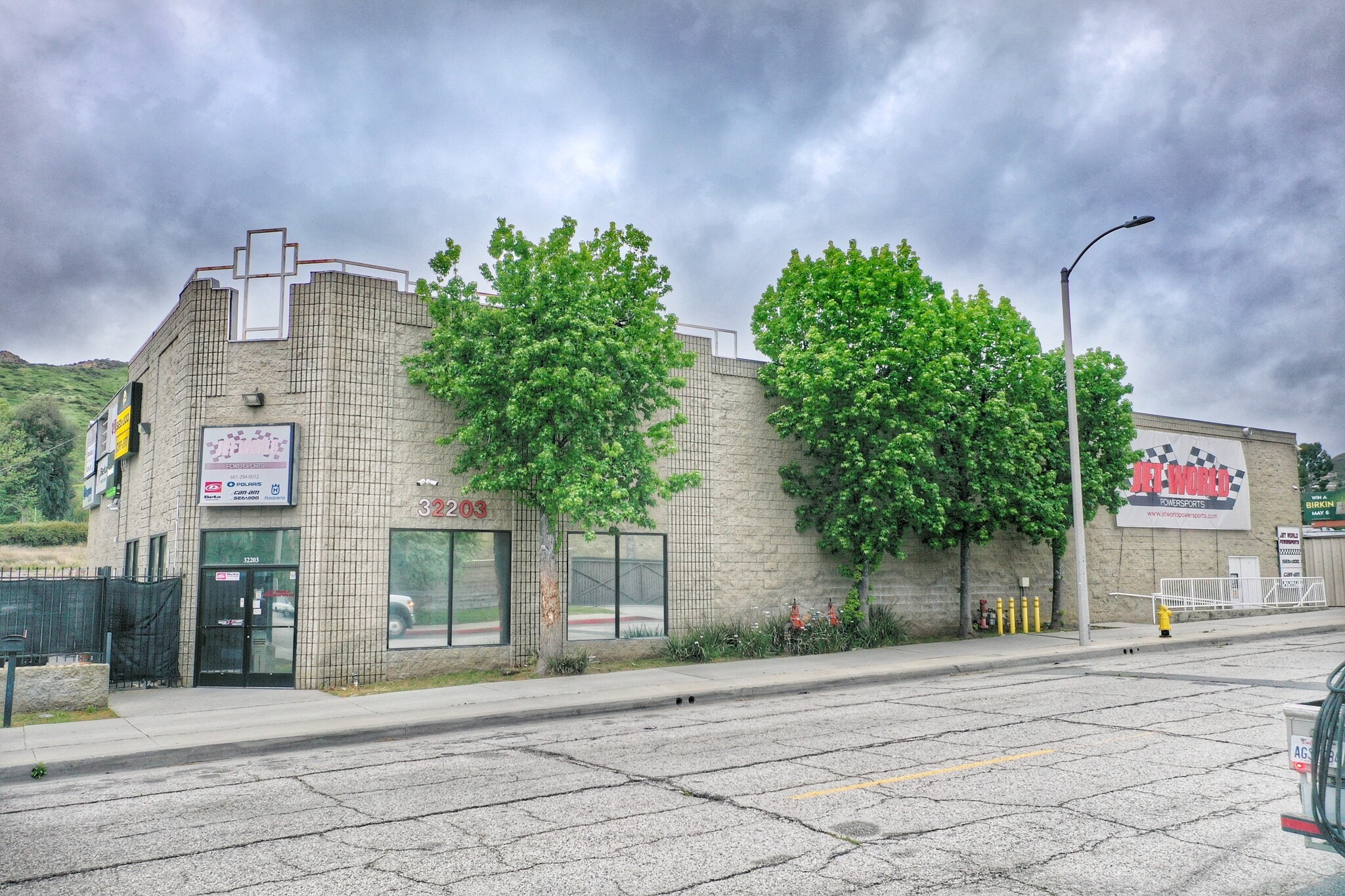 32203 Castaic Rd, Castaic, CA à louer Photo principale– Image 1 sur 21