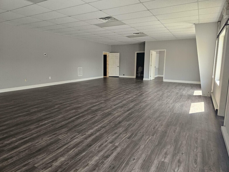 1008 Industrial Ct, Suwanee, GA à louer - Photo intérieure – Image 3 sur 4