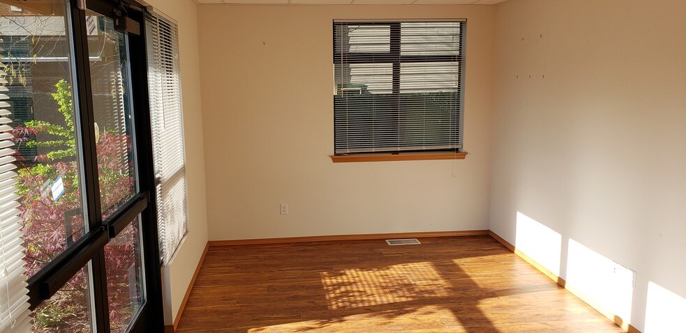 7807 Pacific Ave, Tacoma, WA à louer - Photo de l’immeuble – Image 3 sur 3