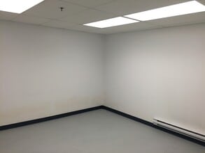 5512 45th St, Leduc, AB à louer Photo intérieure– Image 2 sur 5