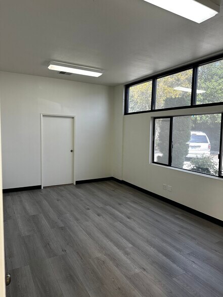 18215-18217 Parthenia St, Northridge, CA à louer - Photo de l’immeuble – Image 2 sur 4