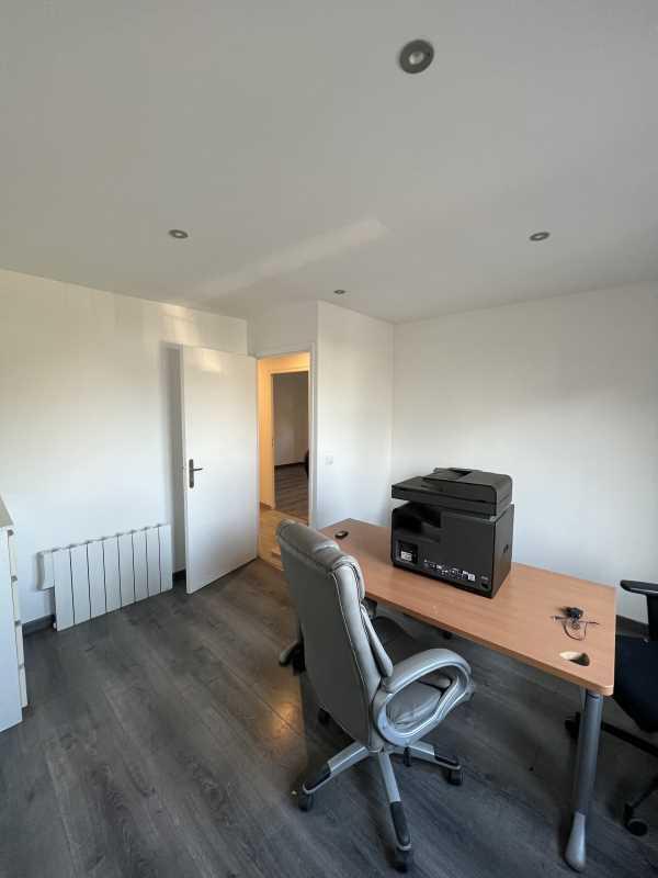 Bureau dans Garges-lès-Gonesse à louer Photo de l’immeuble– Image 1 sur 5