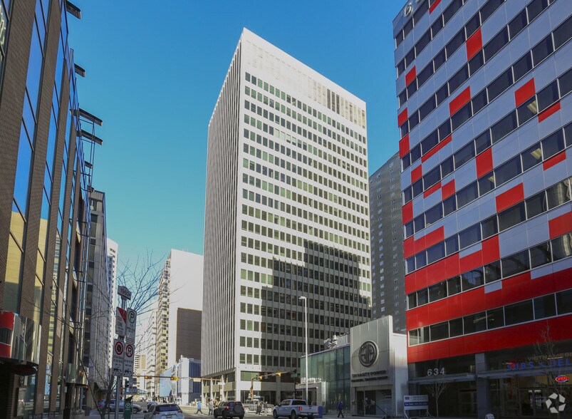 700 6th Ave SW, Calgary, AB à louer - Photo de l’immeuble – Image 2 sur 2