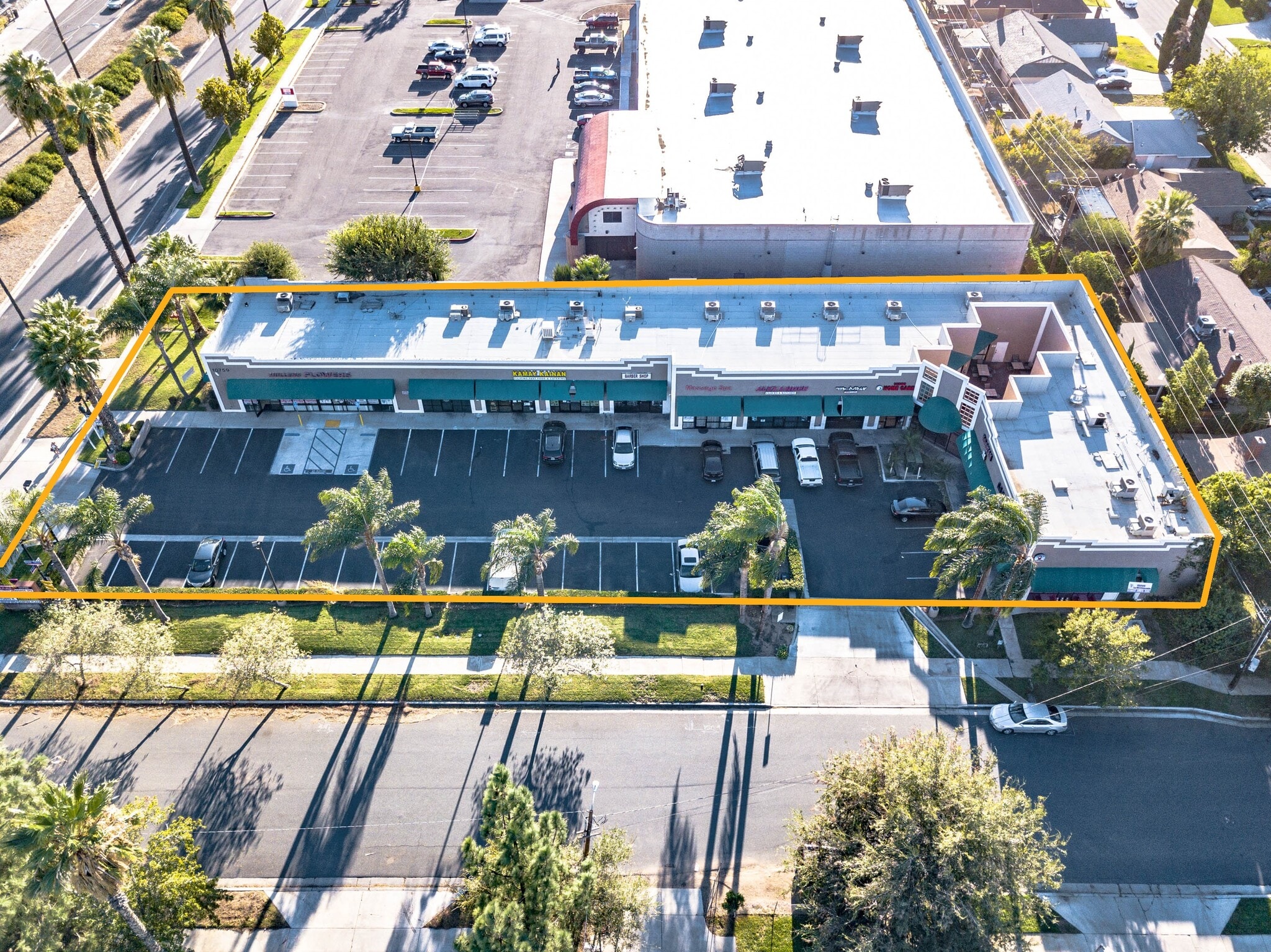 10759 Magnolia Ave, Riverside, CA à louer Photo intérieure– Image 1 sur 3