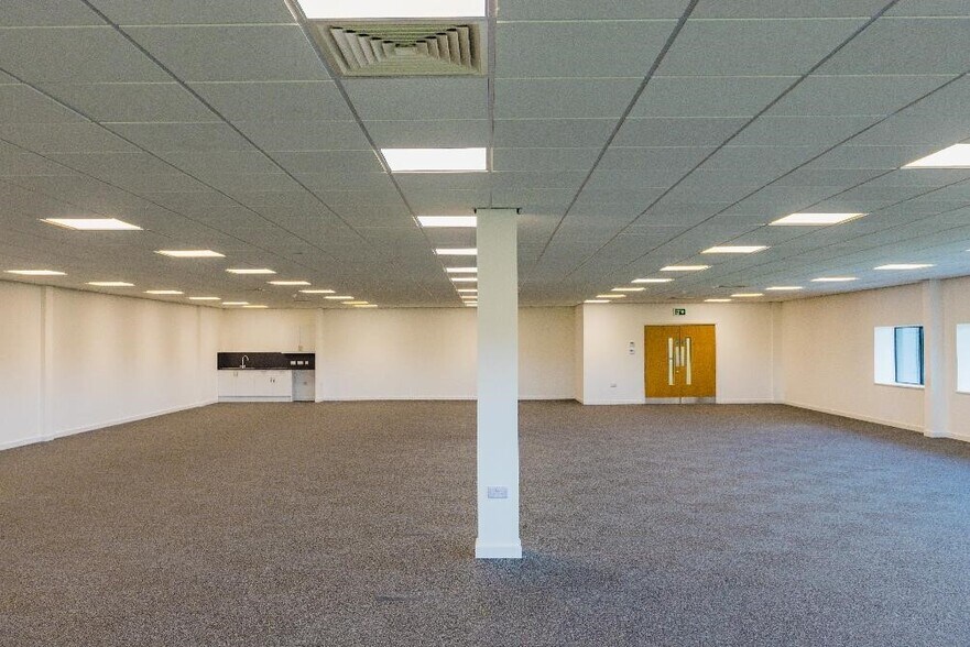 J11 M40 Frontier Park, Banbury à louer - Photo de l’immeuble – Image 3 sur 4