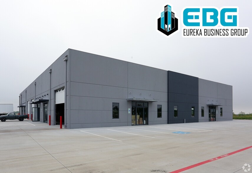 708 E Houston St, Anna, TX à louer - Photo de l’immeuble – Image 2 sur 18