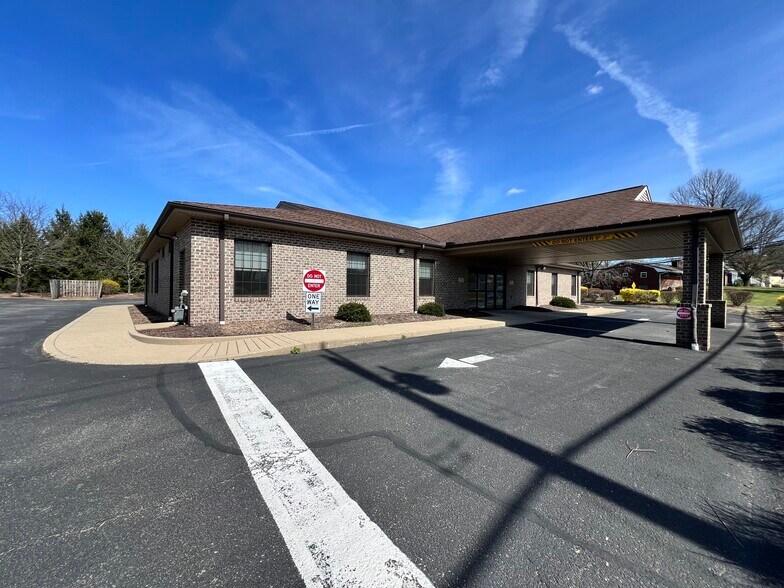86 Coraopolis Rd, Coraopolis, PA à louer - Photo de l’immeuble – Image 3 sur 12