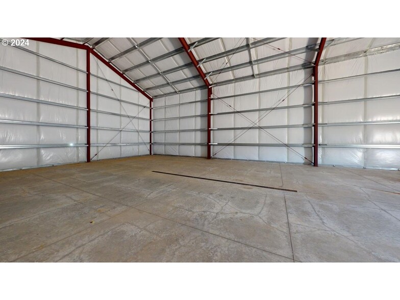 25189 Jeans Road Rd, Veneta, OR à vendre - Photo intérieure – Image 3 sur 11