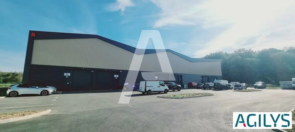 Local d'activités dans Moissy-Cramayel à vendre Photo de l’immeuble– Image 1 sur 12