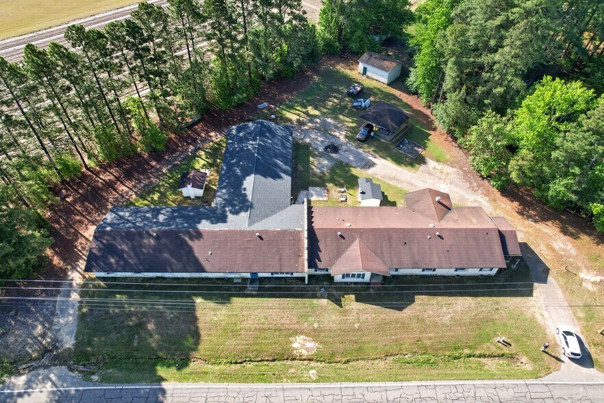 6828 Old Stage Rd N, Angier, NC à vendre - Photo de l’immeuble – Image 1 sur 32