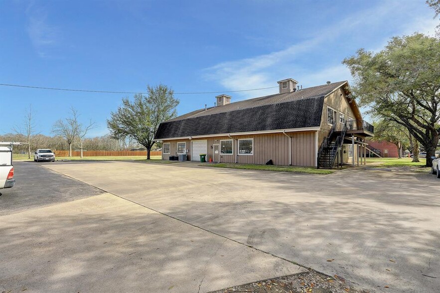 2015 Woody Rd, Pearland, TX à vendre - Photo de l’immeuble – Image 2 sur 10