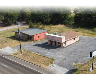 Plus de détails pour 304 Main Street, Calvert, TX - Local commercial à vendre