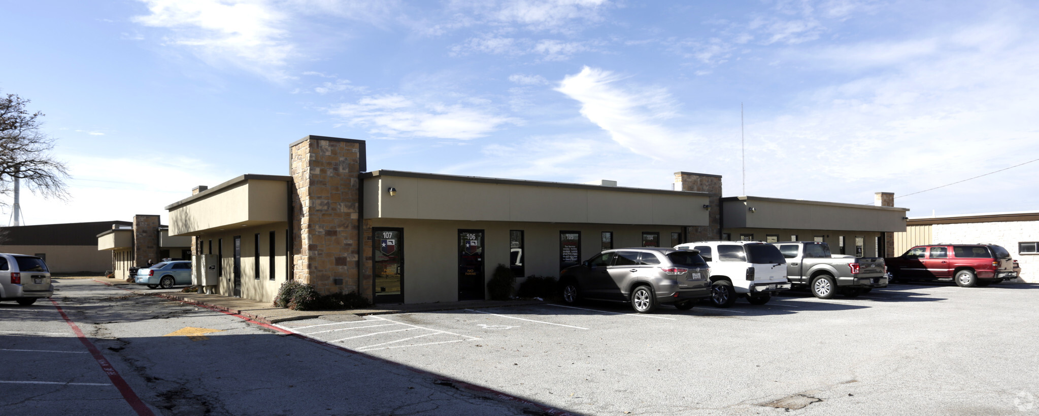 3630 W Pioneer Pky, Arlington, TX à louer Photo principale– Image 1 sur 6
