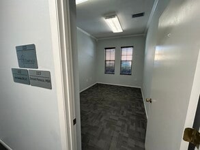 2100 Constitution Blvd, Sarasota, FL à louer Photo intérieure– Image 1 sur 2