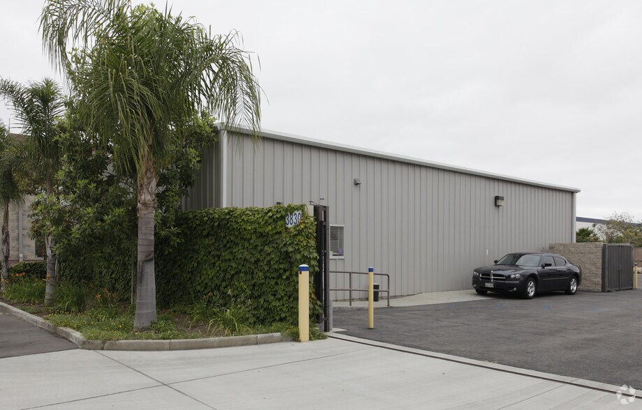3830 E Miraloma Ave, Anaheim, CA à vendre - Photo principale – Image 1 sur 2