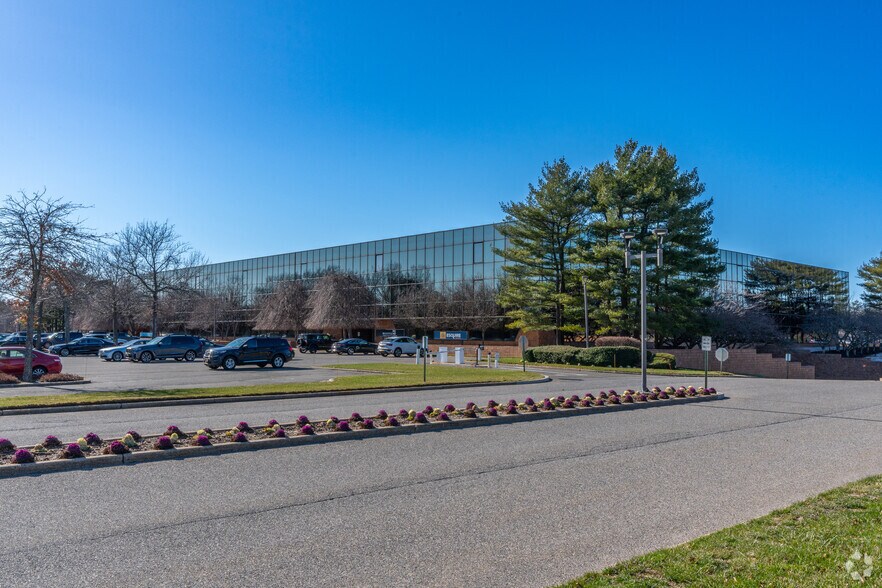 300 Jericho Quadrangle, Jericho, NY à louer - Photo de l’immeuble – Image 3 sur 16