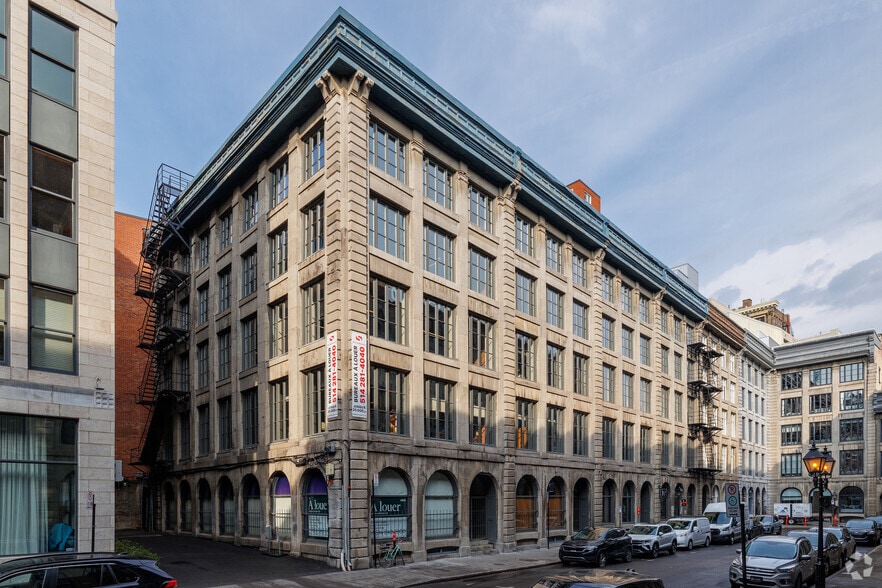 59-71 Rue De Brésoles, Montréal, QC à louer - Photo principale – Image 1 sur 9