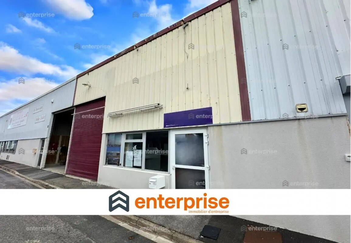 Local d’activités dans Saint-Maximin à louer Photo de l’immeuble– Image 1 sur 5