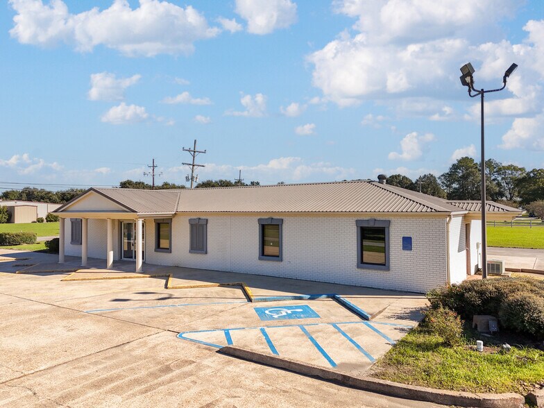 4515 Coteau Rd, New Iberia, LA à louer - Photo de l’immeuble – Image 2 sur 9