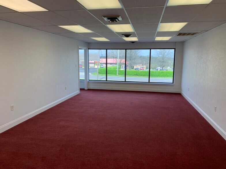 304-308 S Lowry St, Smyrna, TN à louer - Photo intérieure – Image 2 sur 9