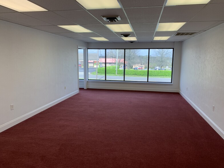 304-308 S Lowry St, Smyrna, TN à louer - Photo intérieure – Image 2 sur 9