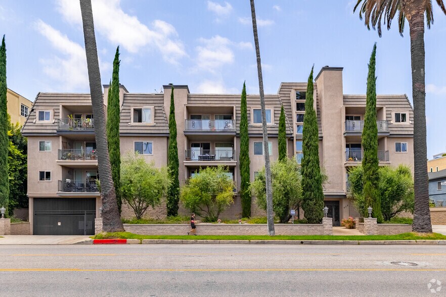 439 N Doheny Dr, Beverly Hills, CA à vendre - Photo de l’immeuble – Image 3 sur 6