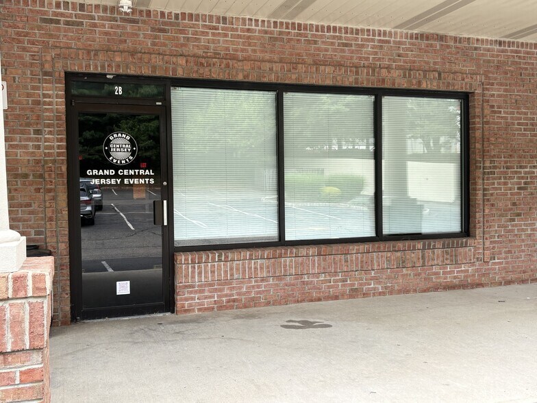 326 Us Highway 22, Green Brook, NJ à louer - Photo de l’immeuble – Image 2 sur 11