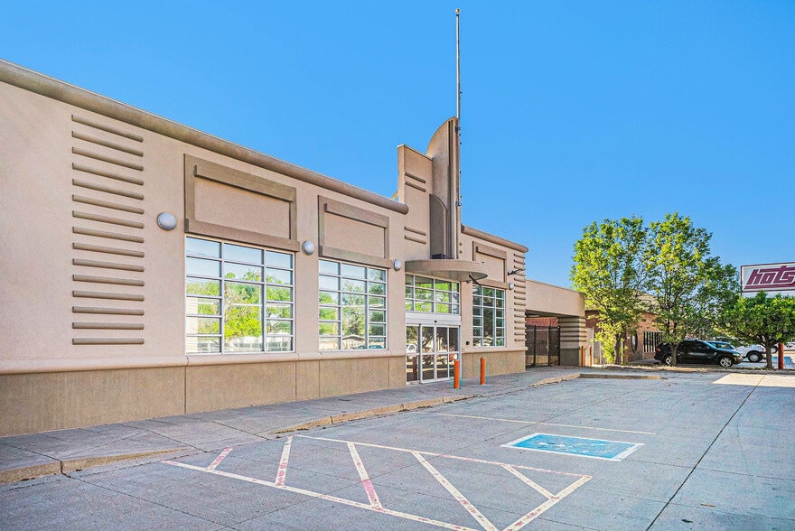 7950 W Colfax Ave, Lakewood, CO à louer - Photo de l’immeuble – Image 2 sur 11