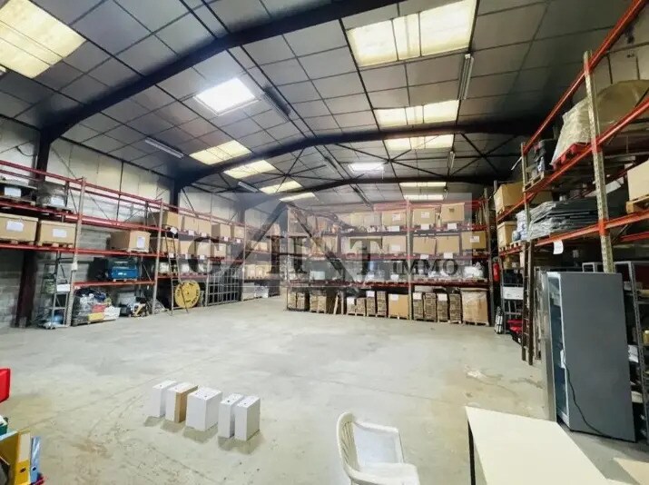 Industriel/Logistique dans Brie-Comte-Robert à vendre - Photo intérieure – Image 1 sur 3