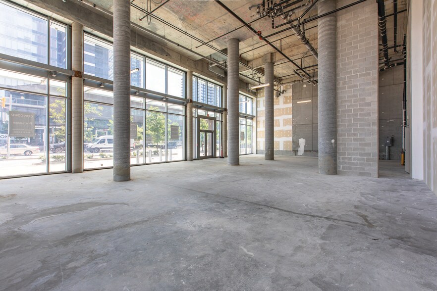 86 Esther Shiner Blvd, Toronto, ON à louer - Photo de l’immeuble – Image 3 sur 6