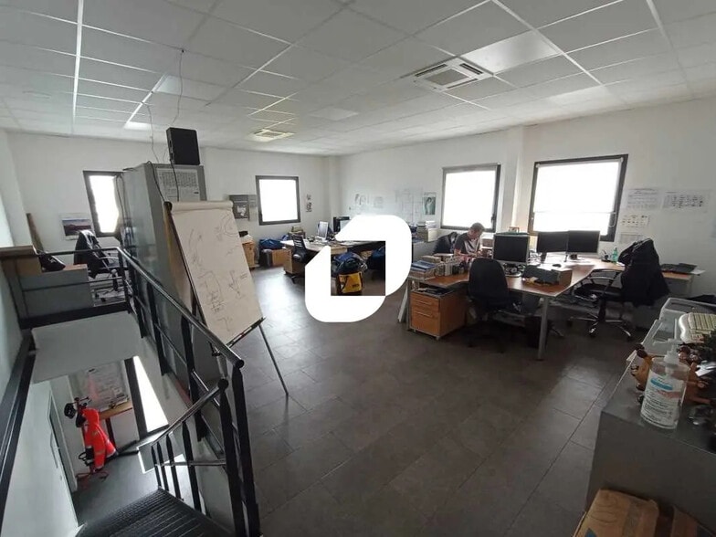 1 Avenue B Cité Berliet, Saint-Priest à louer - Photo de l’immeuble – Image 3 sur 14