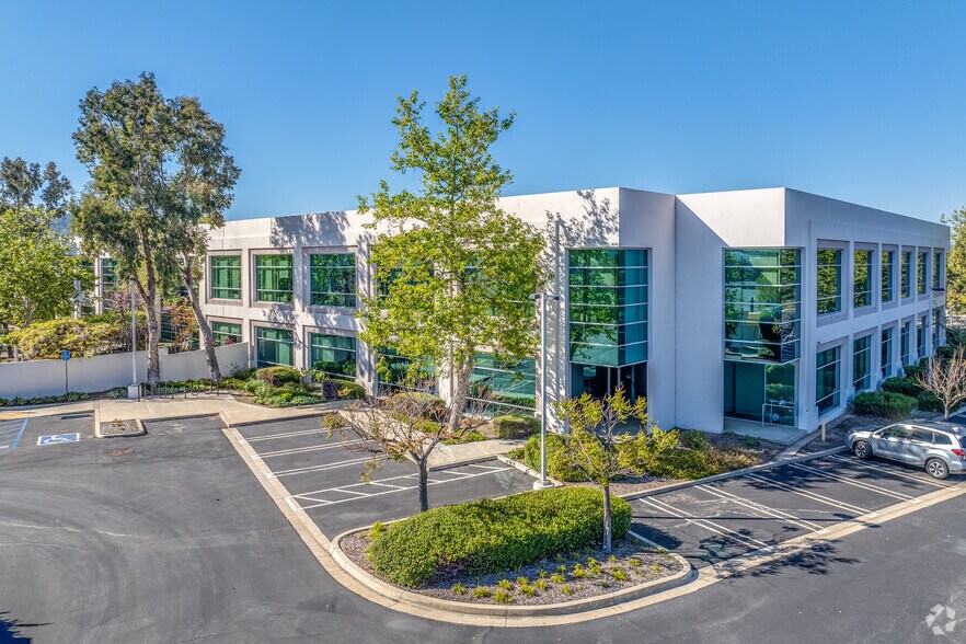 2400 Conejo Spectrum St, Thousand Oaks, CA à louer - Photo principale – Image 1 sur 12