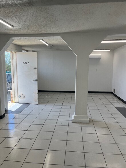 5807 Ybarra Ct, El Paso, TX à louer - Photo de l’immeuble – Image 3 sur 14