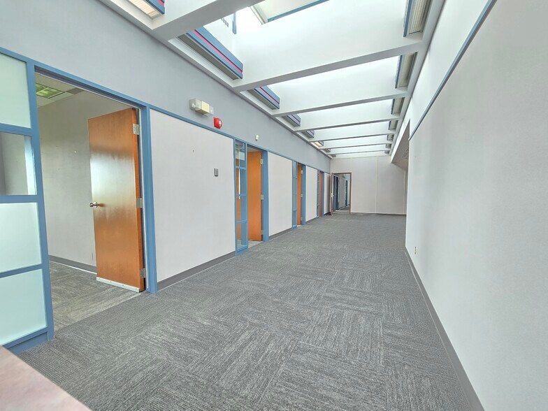 4512 46 St, Olds, AB à louer - Photo de l’immeuble – Image 1 sur 8