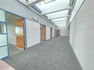 Plus de détails pour 4512 46 St, Olds, AB - Bureau à louer