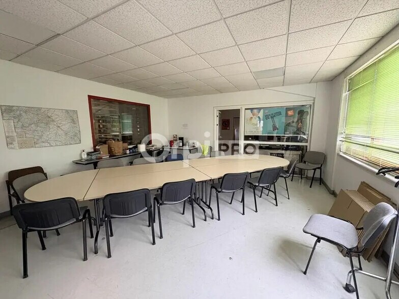 Local d'activités dans Taissy à vendre - Photo intérieure – Image 2 sur 3