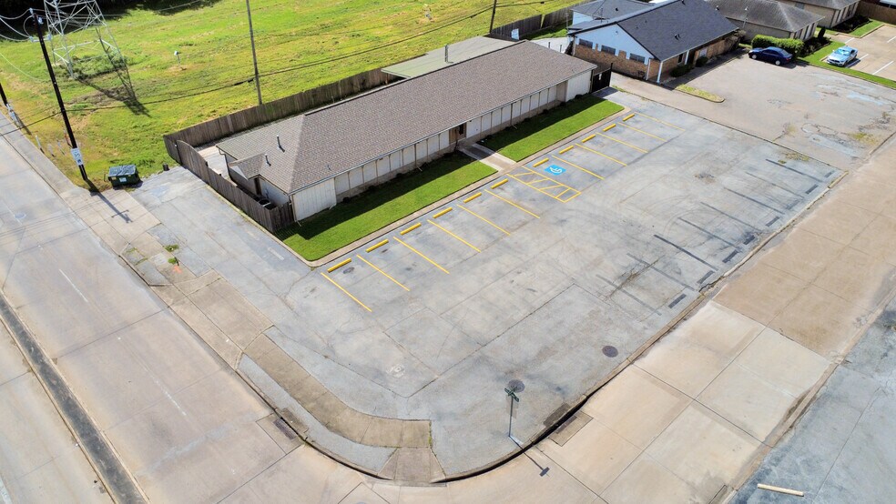 2001 John St, Pasadena, TX à louer - Photo de l’immeuble – Image 3 sur 70