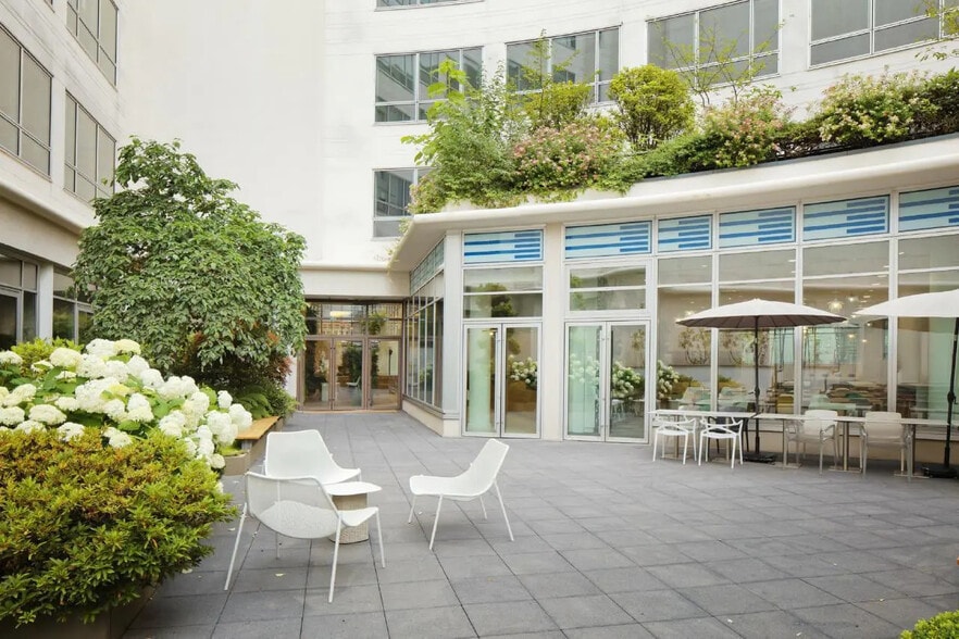 Bureau dans Saint-Ouen-sur-Seine à louer - Photo de l’immeuble – Image 3 sur 8