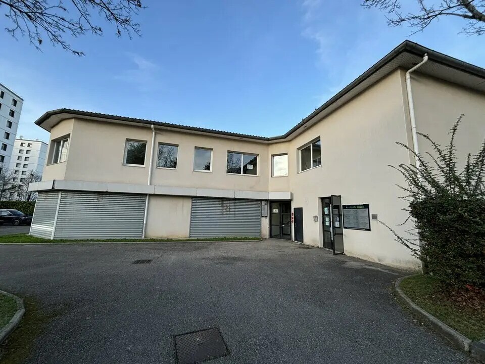 5 Rue Camille Claudel, Saint-Priest à louer Photo principale– Image 1 sur 8